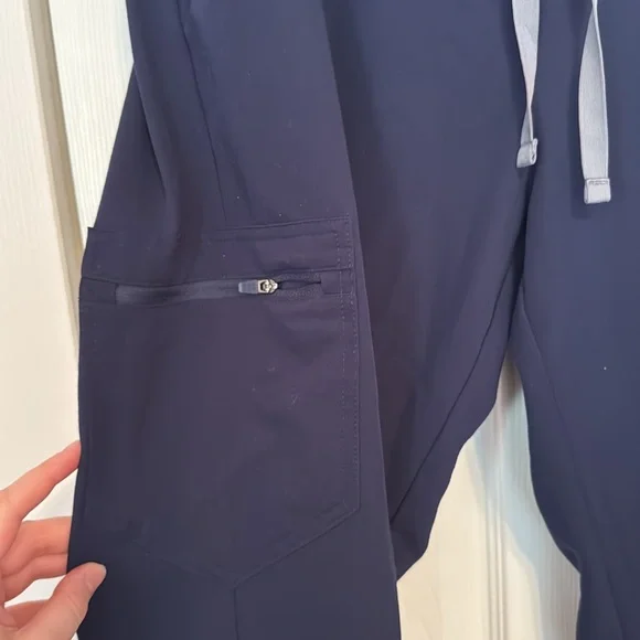 Figs Zamora Scrub Pants - Picture 2 of 4